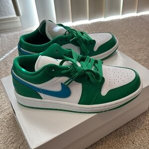 Nike Women’s Air Jordans 1 Low, size 7